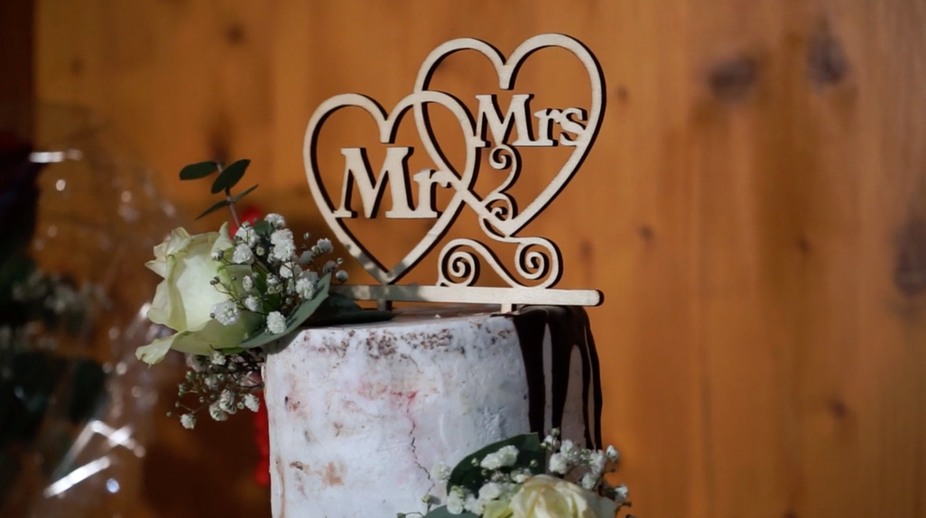 Torta con cuore e sigle Mr e Mrs